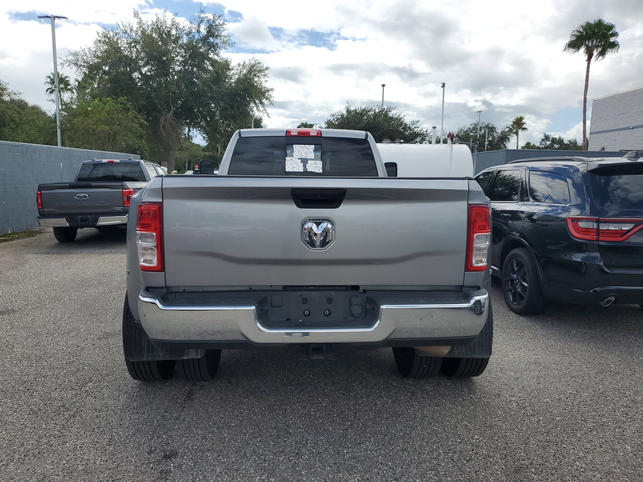 2022 Ram 3500 Tradesman photo 4