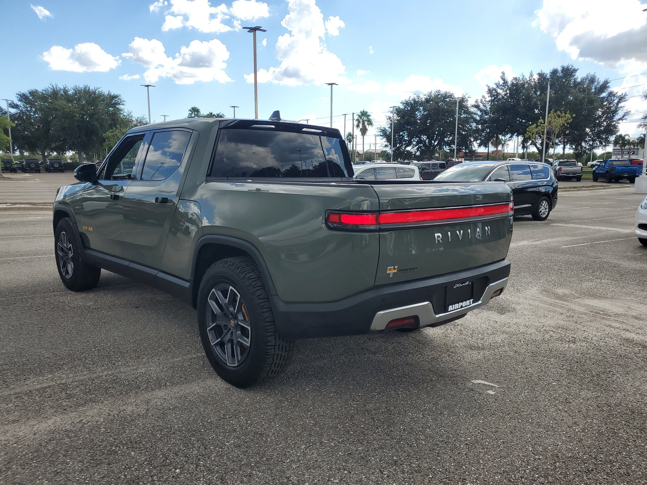 2022 Rivian R1T Launch Edition photo 3