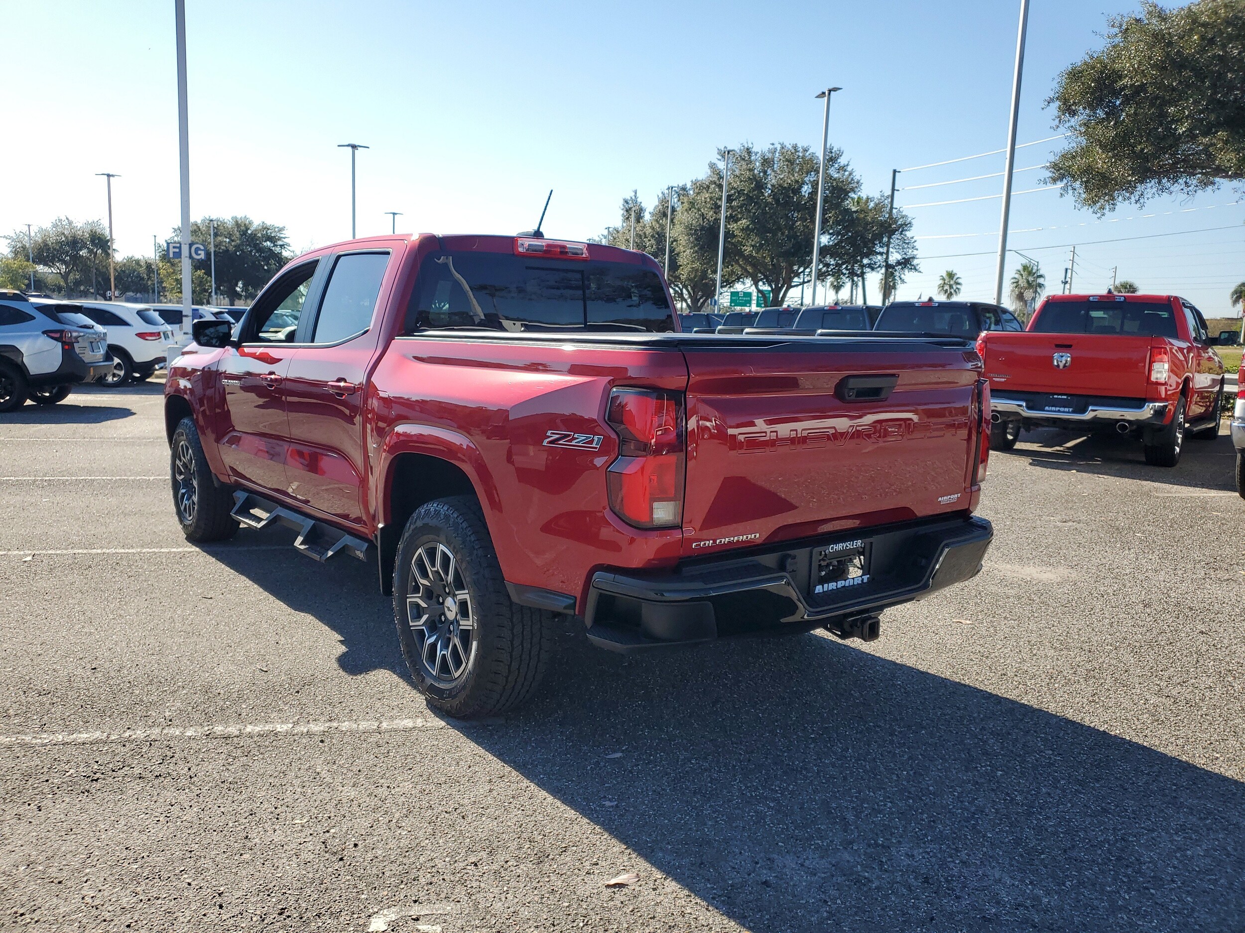 2023 Chevrolet Colorado Z71 photo 2