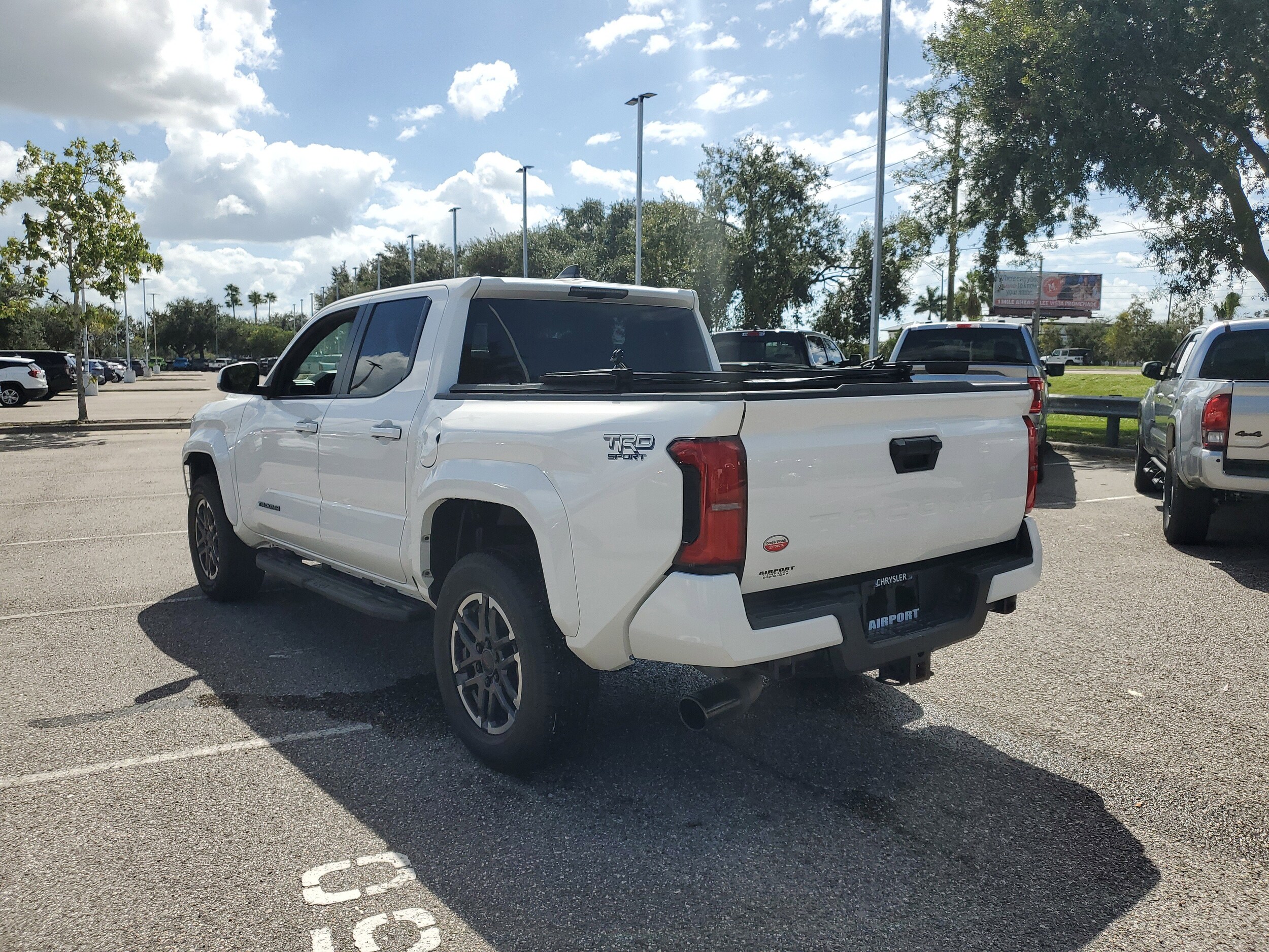 2024 Toyota Tacoma TRD Sport photo 2