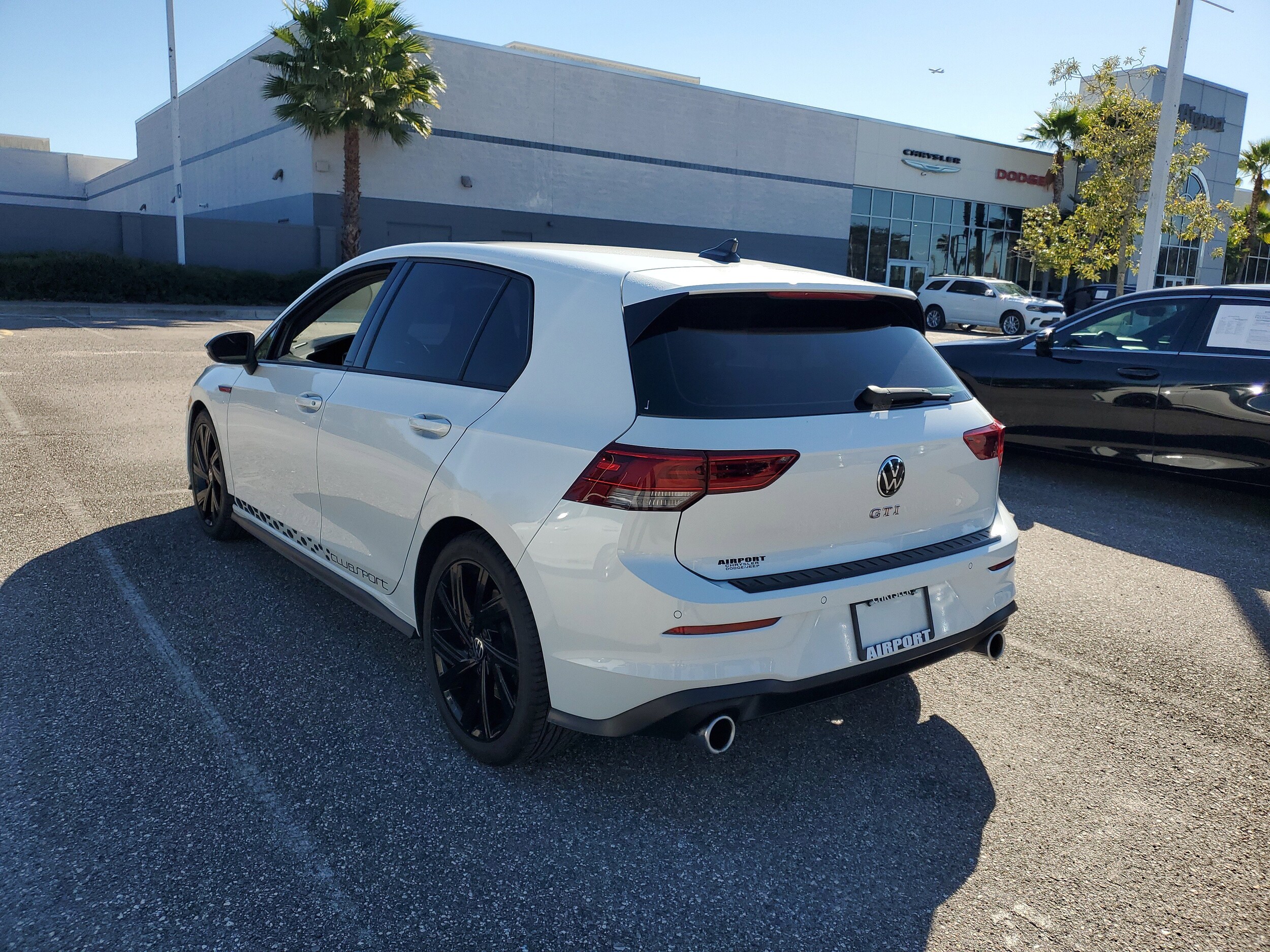 2023 Volkswagen Golf GTI SE photo 3