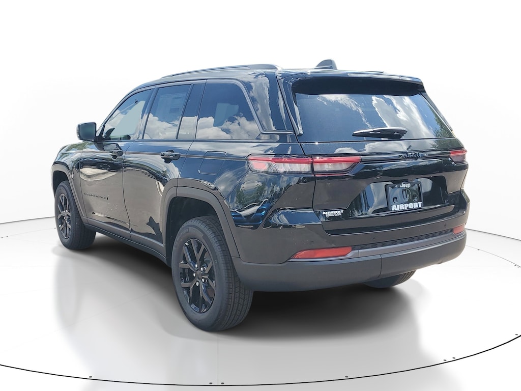 New 2026 Jeep Grand Cherokee Laredo Altitude Laredo Altitude 4x2