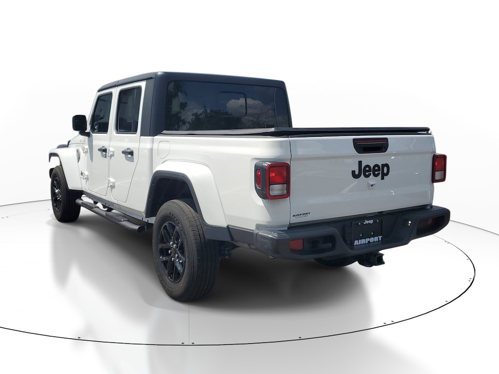 Used 2023 Jeep Gladiator Sport Truck Crew Cab