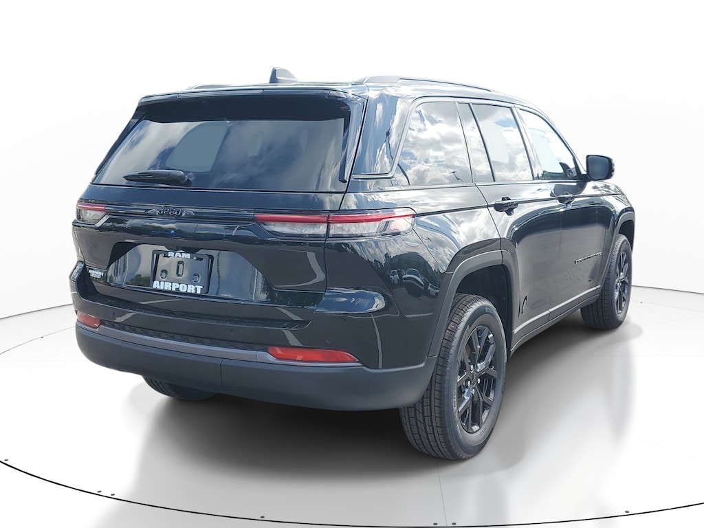 New 2026 Jeep Grand Cherokee Laredo Altitude Laredo Altitude 4x2