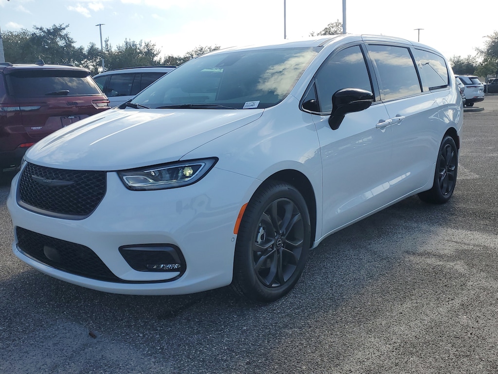 New 2026 Chrysler Pacifica Select Select FWD