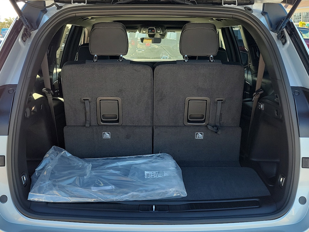 New 2025 Jeep Grand Cherokee L Laredo X Laredo X 4x4