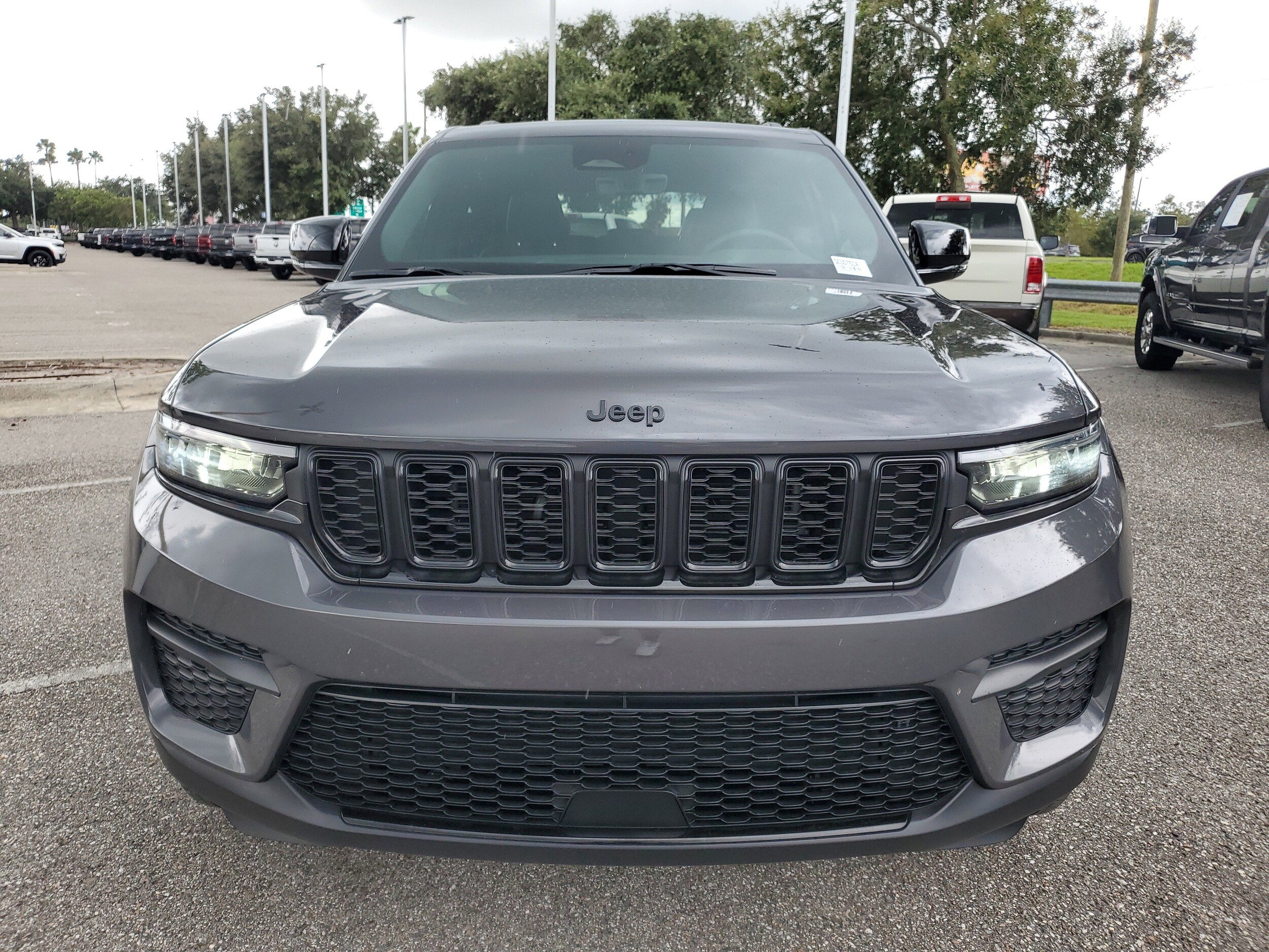 2025 Jeep Grand Cherokee Altitude X photo 2