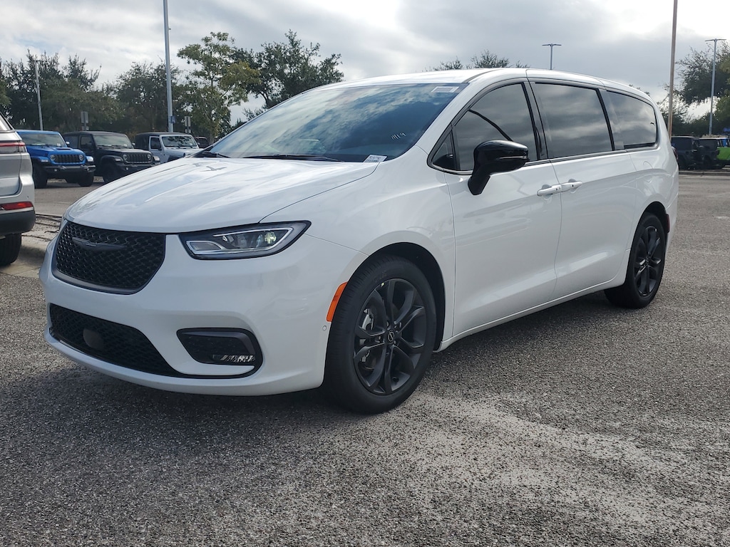 New 2026 Chrysler Pacifica Select Select FWD