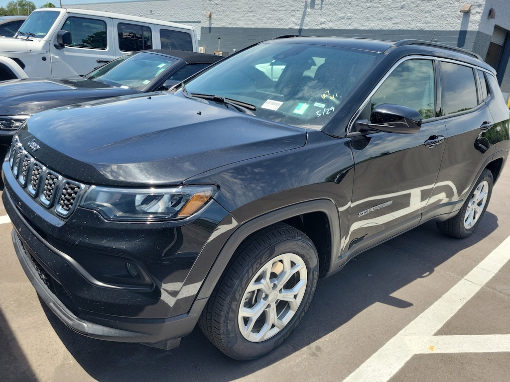 Used 2024 Jeep Compass Latitude SUV