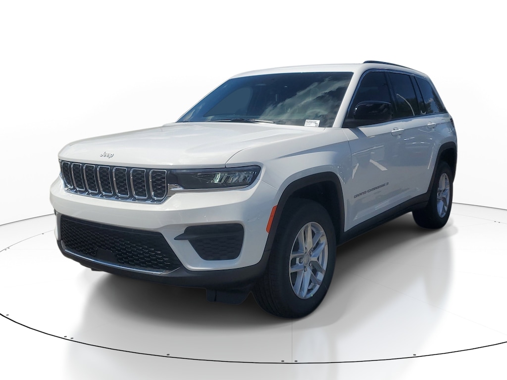 New 2026 Jeep Grand Cherokee Laredo Laredo 4x2