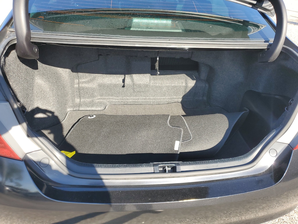 Used 2015 Toyota Camry Hybrid XLE Sedan