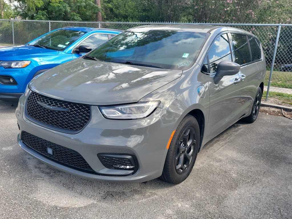 Used 2022 Chrysler Pacifica Hybrid Touring L Van Passenger Van