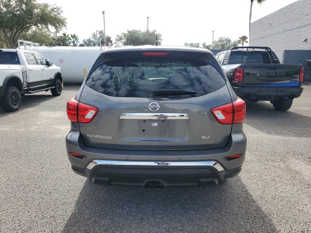2018 Nissan Pathfinder SV photo 4