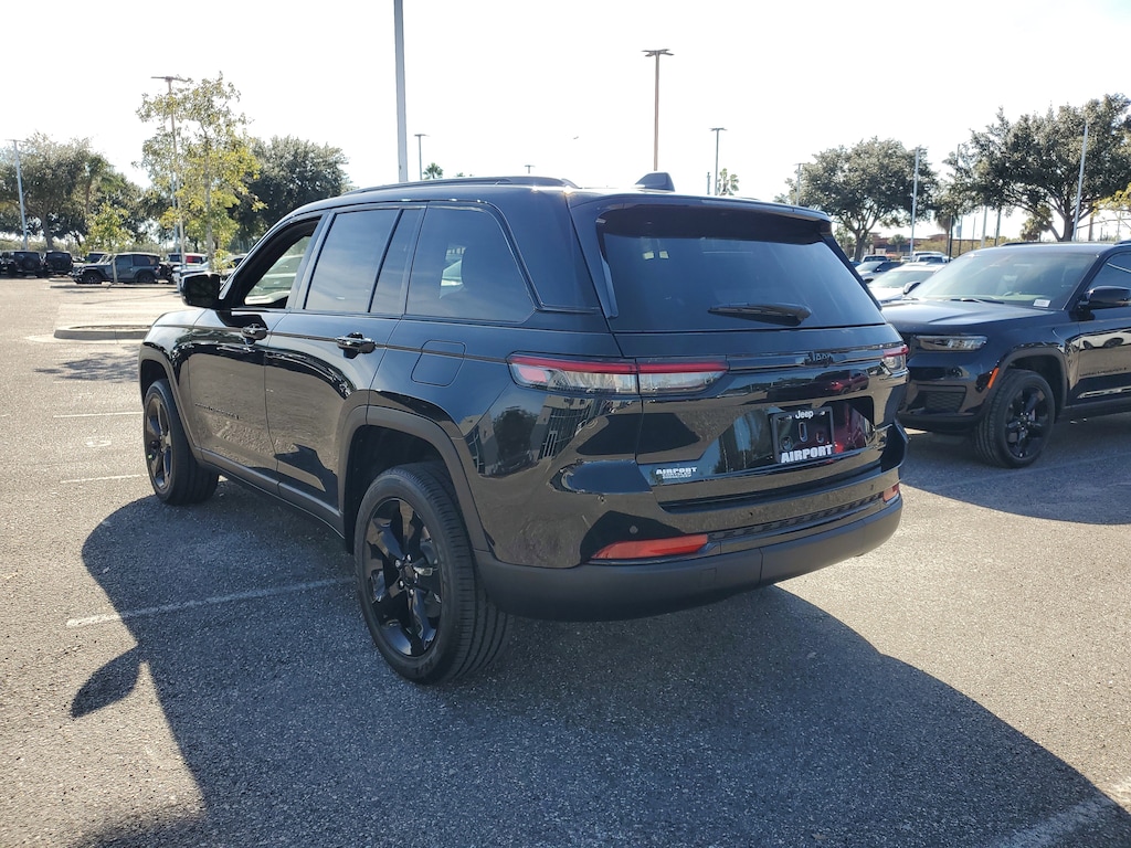 New 2025 Jeep Grand Cherokee Laredo
