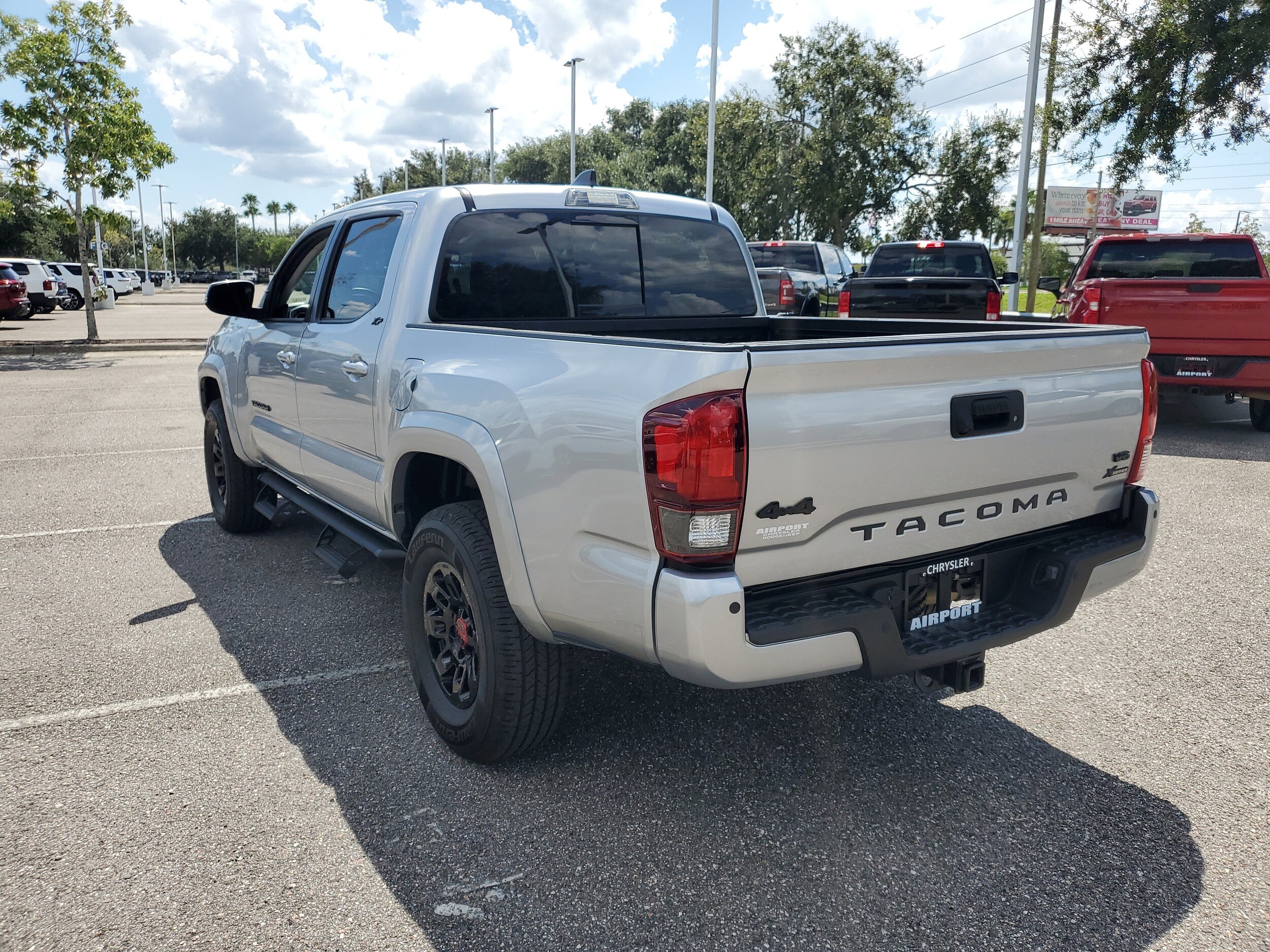 2023 Toyota Tacoma 4x4 SR5 photo 2