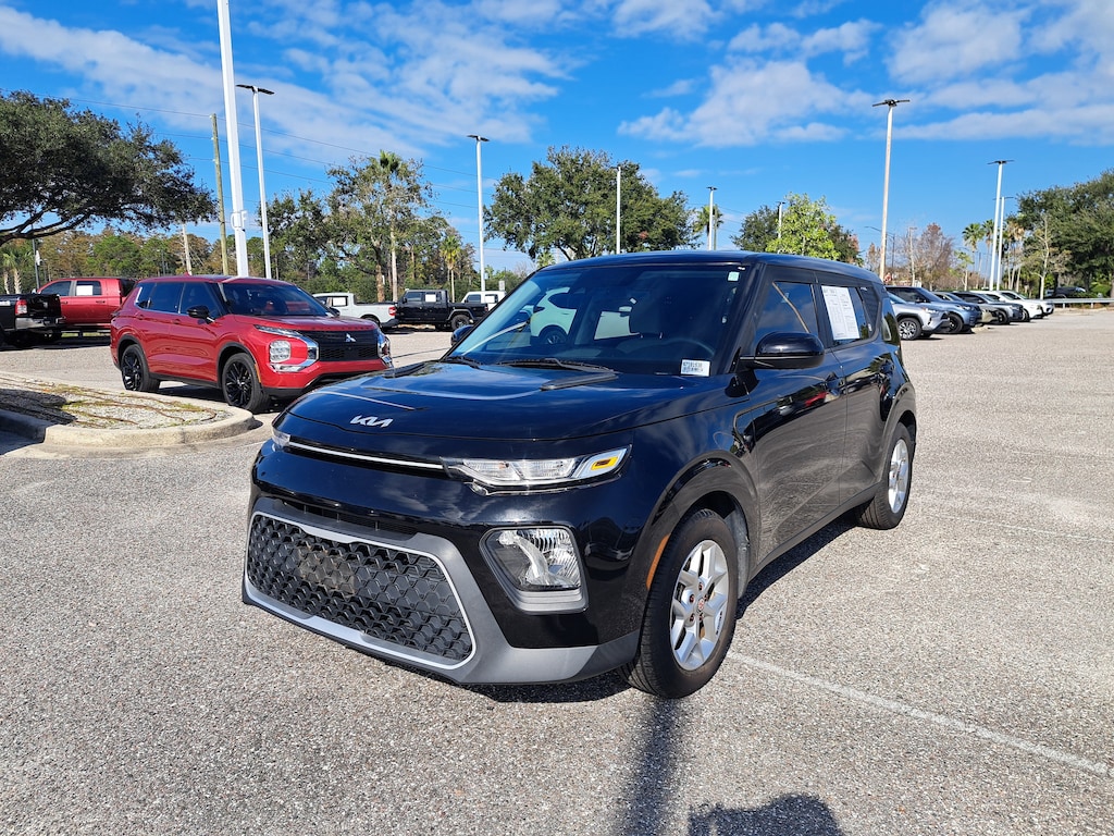 Used 2022 Kia Soul LX Hatchback