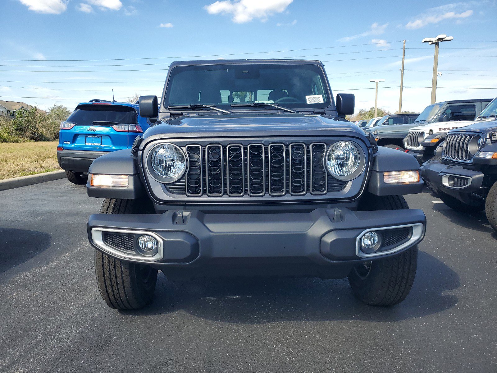 2025 Jeep Gladiator Sport S photo 2
