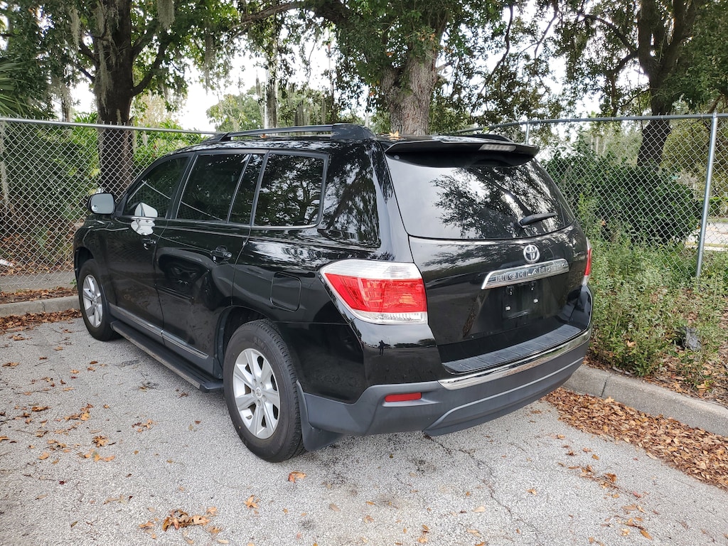 Used 2013 Toyota Highlander Plus V6 SUV