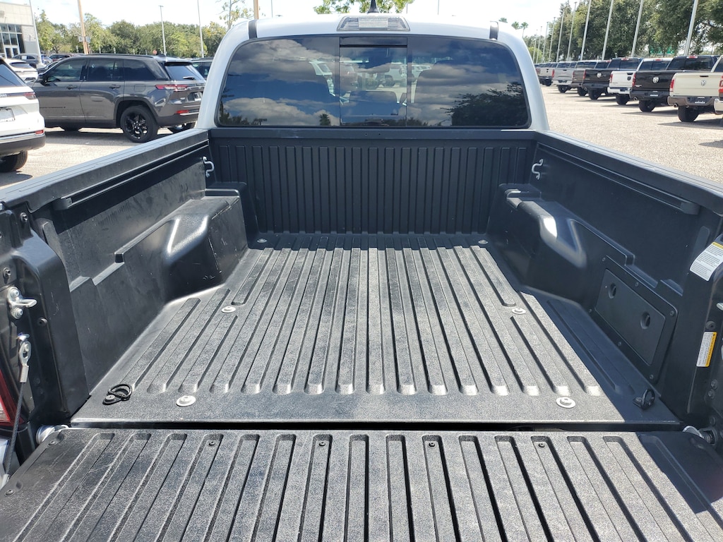2023 Toyota Tacoma SR5 V6 photo 3