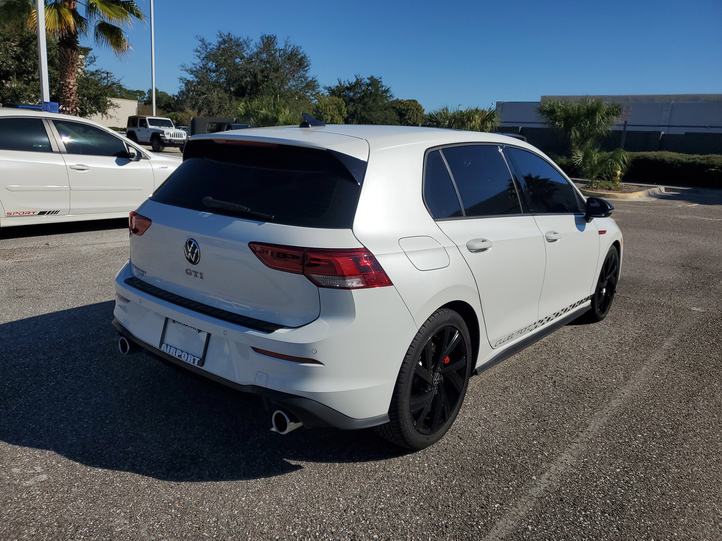 2023 Volkswagen Golf GTI SE photo 4