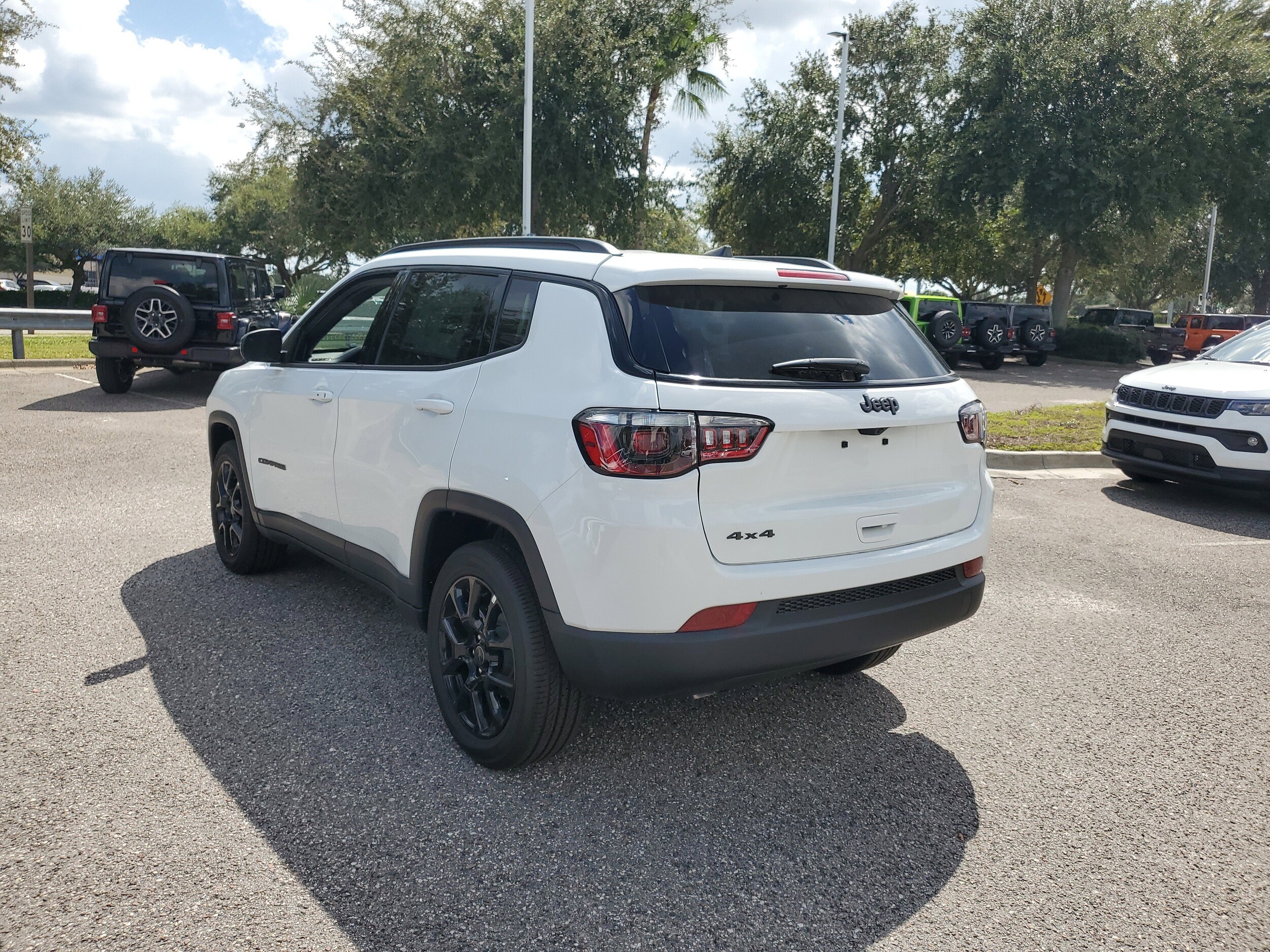 2026 Jeep Compass Latitude photo 3