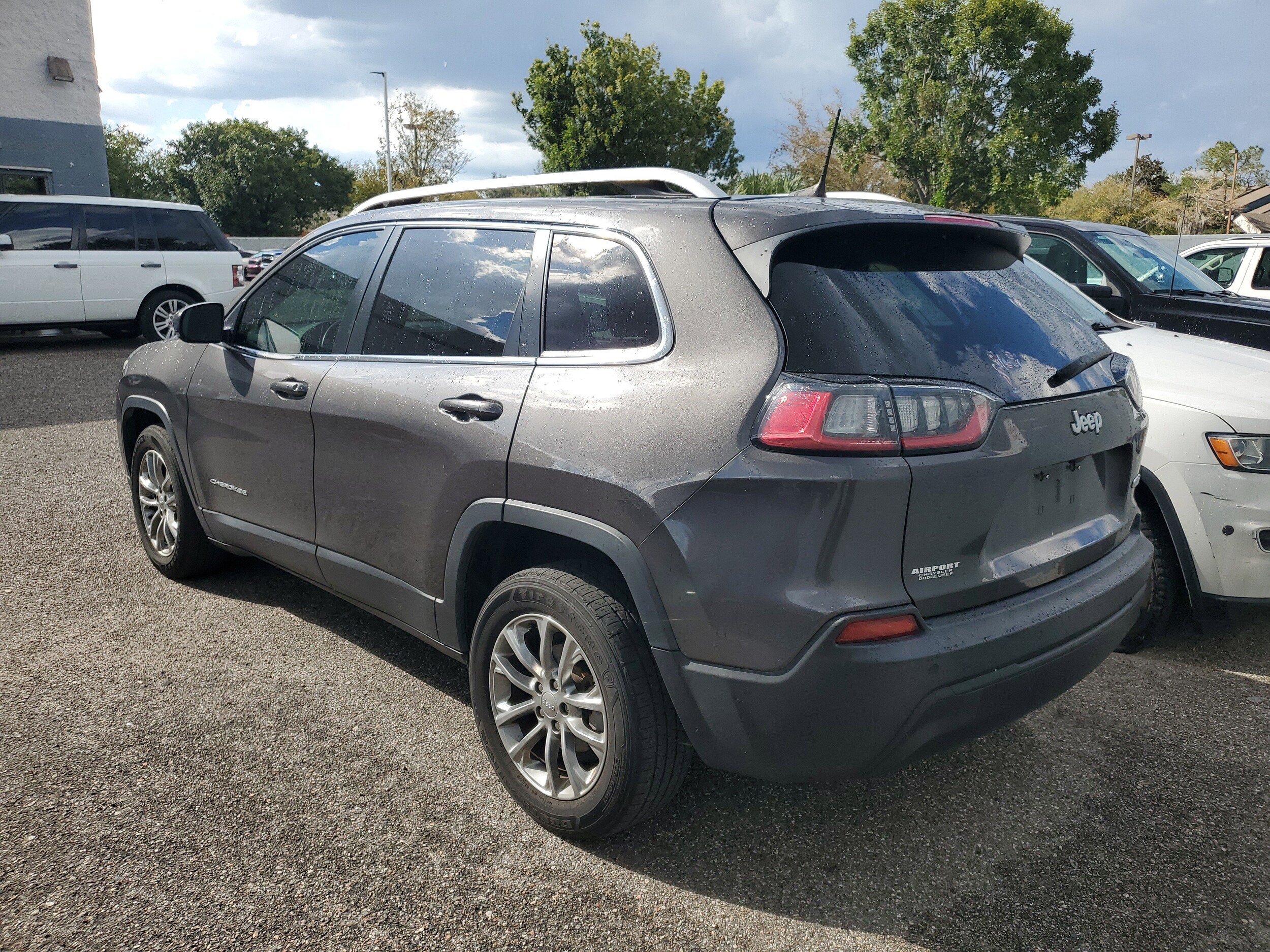 2021 Jeep Cherokee Latitude photo 2