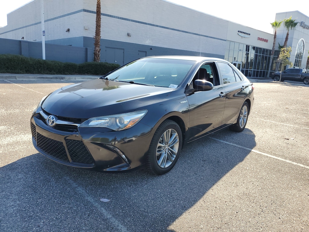 Used 2015 Toyota Camry Hybrid XLE Sedan