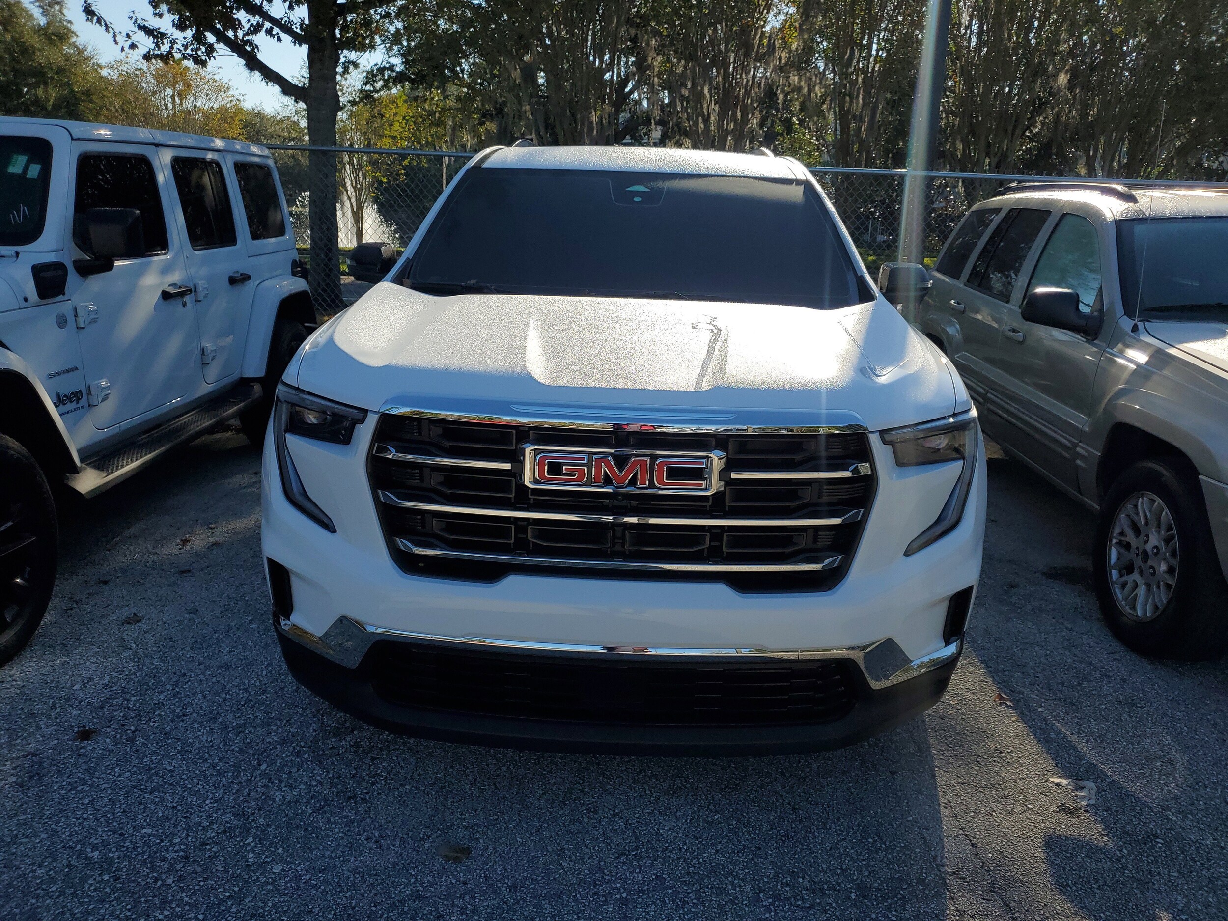 2025 Gmc Acadia Elevation photo 2