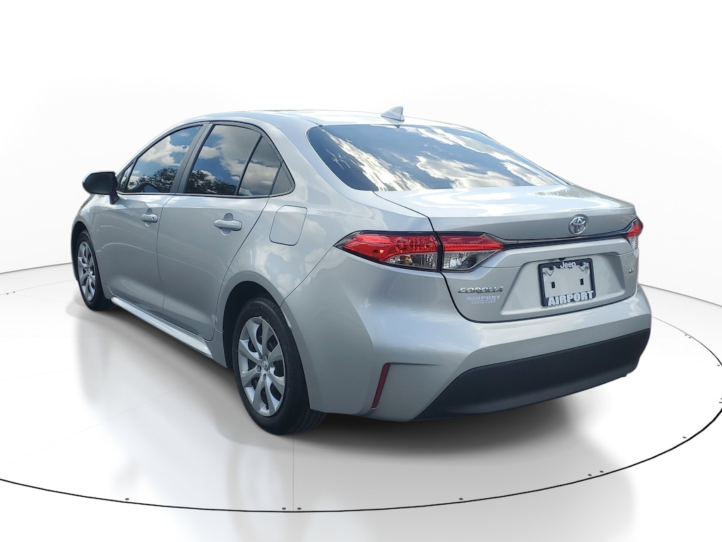 Used 2024 Toyota Corolla LE Sedan