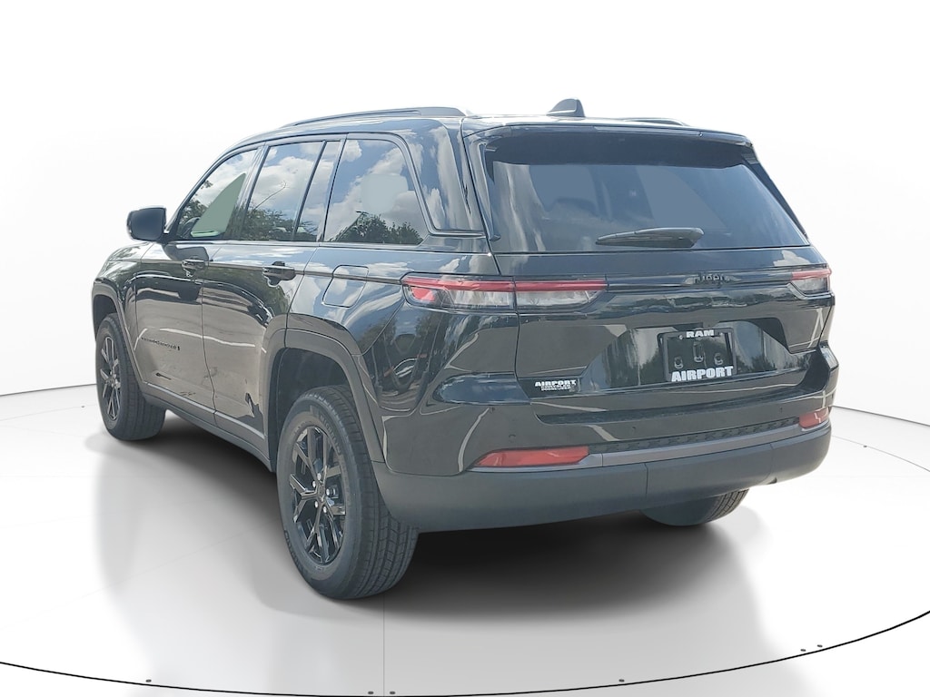 New 2026 Jeep Grand Cherokee Laredo Altitude Laredo Altitude 4x2