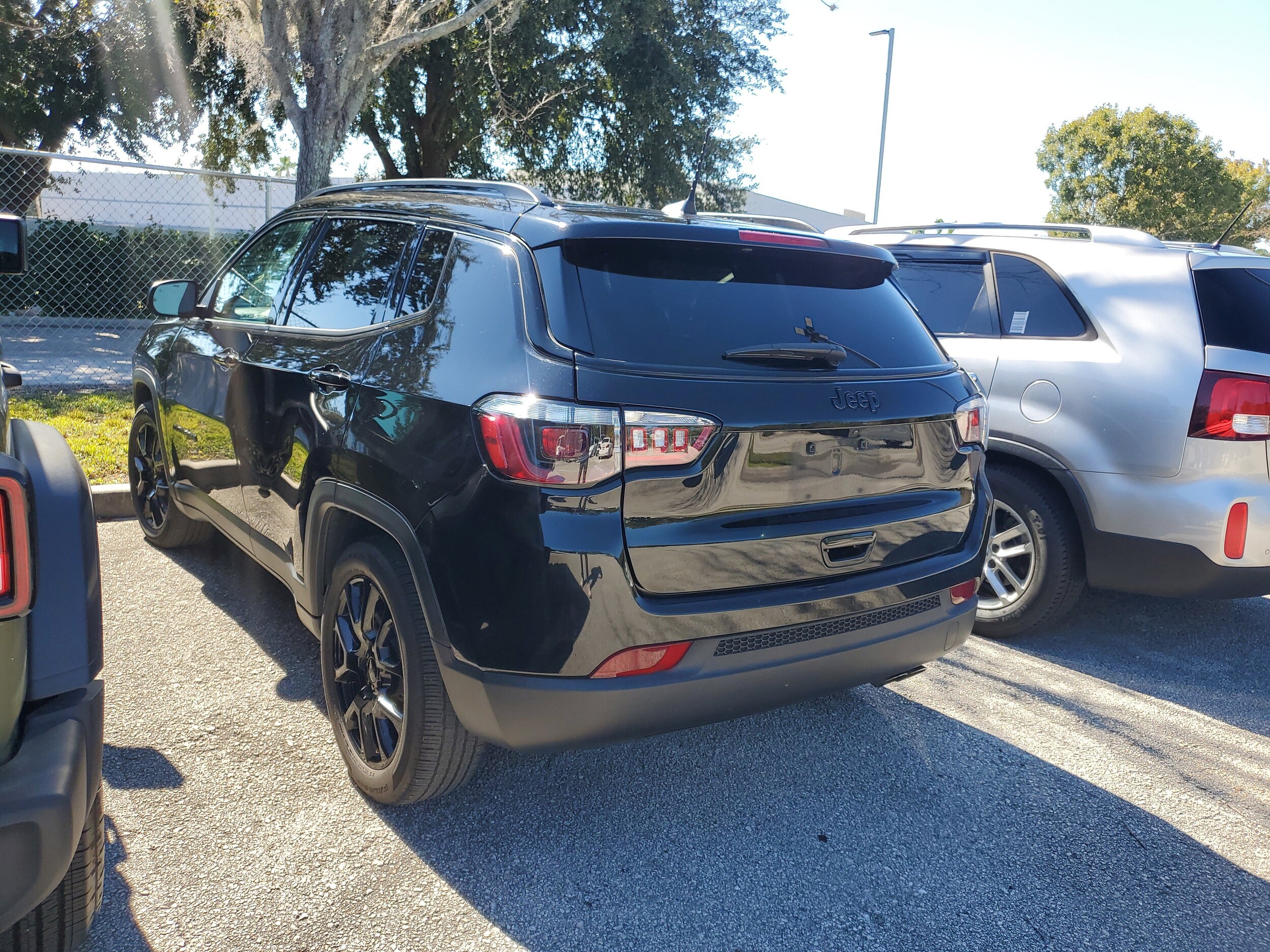 2022 Jeep Compass Altitude photo 2
