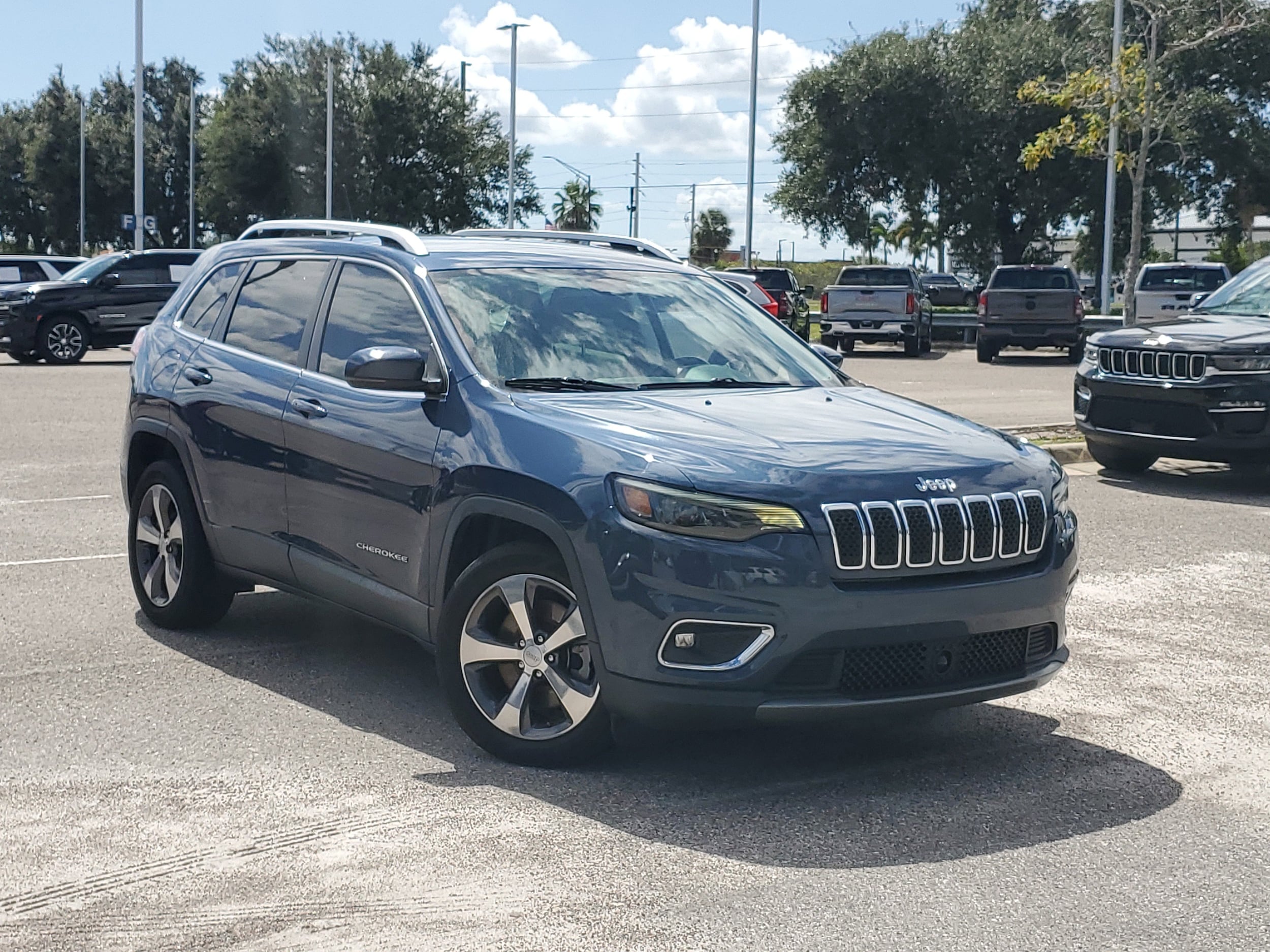 2020 Jeep Cherokee SUV 