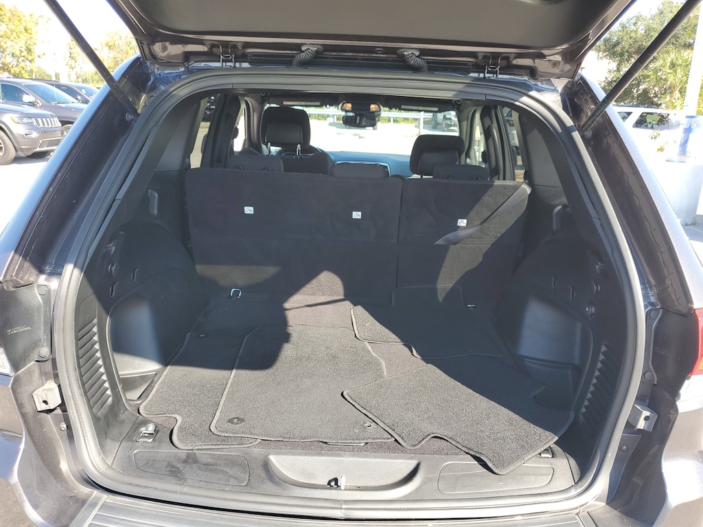 Used 2021 Jeep Grand Cherokee Laredo SUV