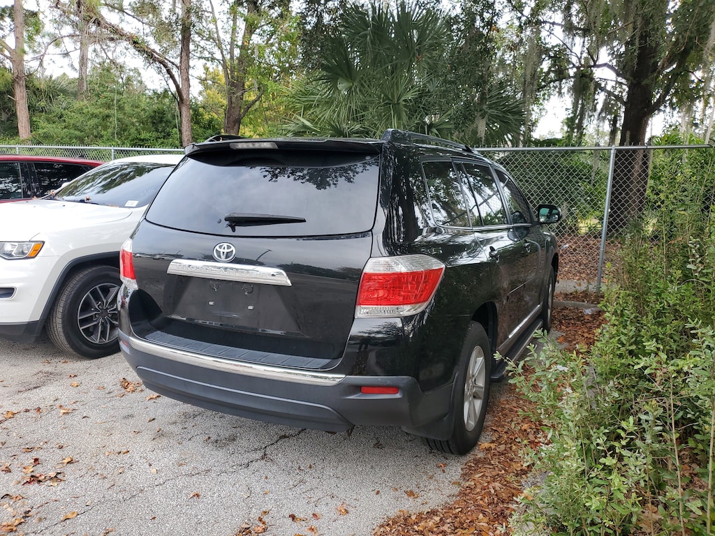 Used 2013 Toyota Highlander Plus V6 SUV