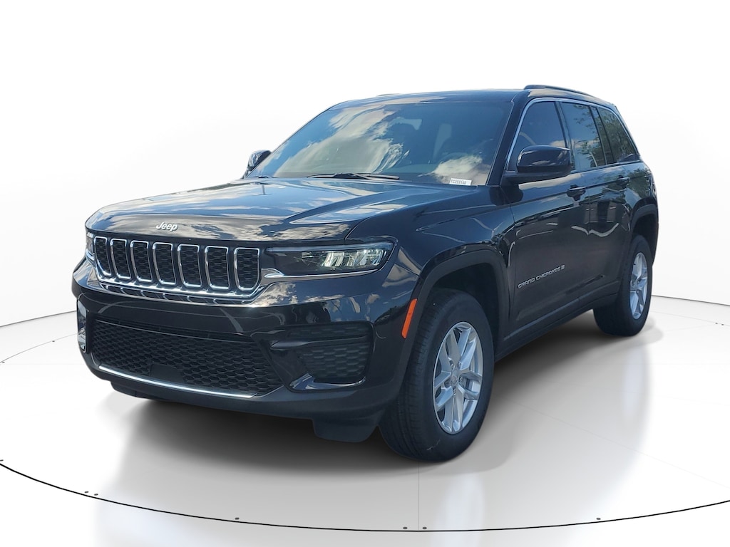 New 2026 Jeep Grand Cherokee Laredo Laredo 4x2