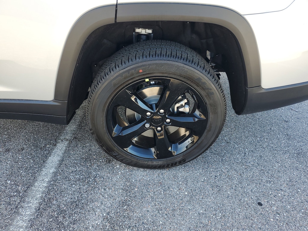 New 2025 Jeep Grand Cherokee L Altitude X Altitude X 4x2