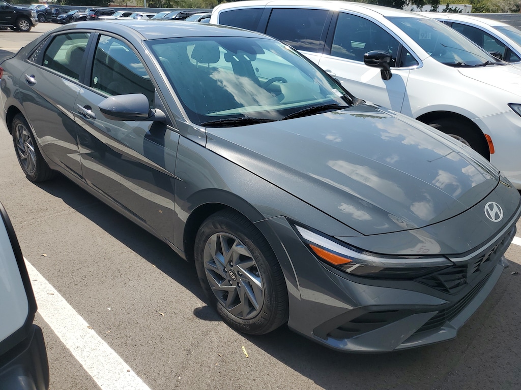 Used 2026 Hyundai Elantra Hybrid Blue Sedan