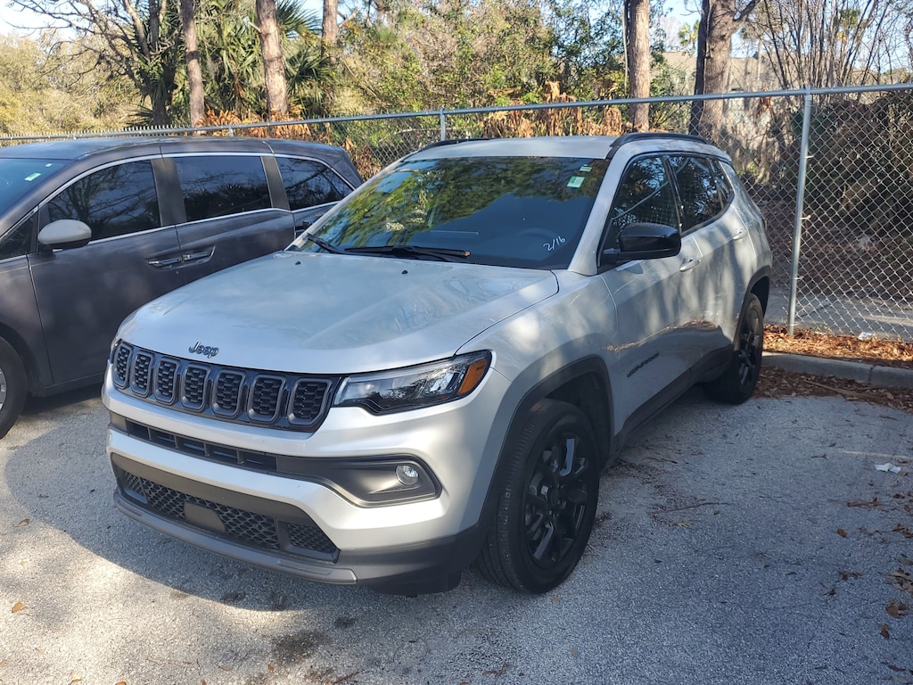 Used 2025 Jeep Compass Latitude SUV