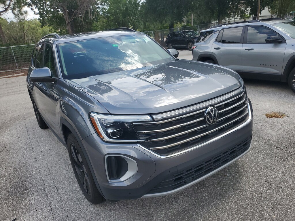 Used 2024 Volkswagen Atlas 2.0T SE w/Technology SUV