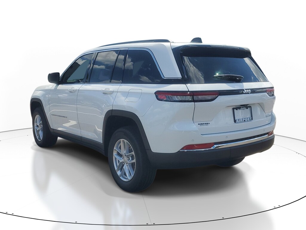 New 2026 Jeep Grand Cherokee Laredo Laredo 4x2