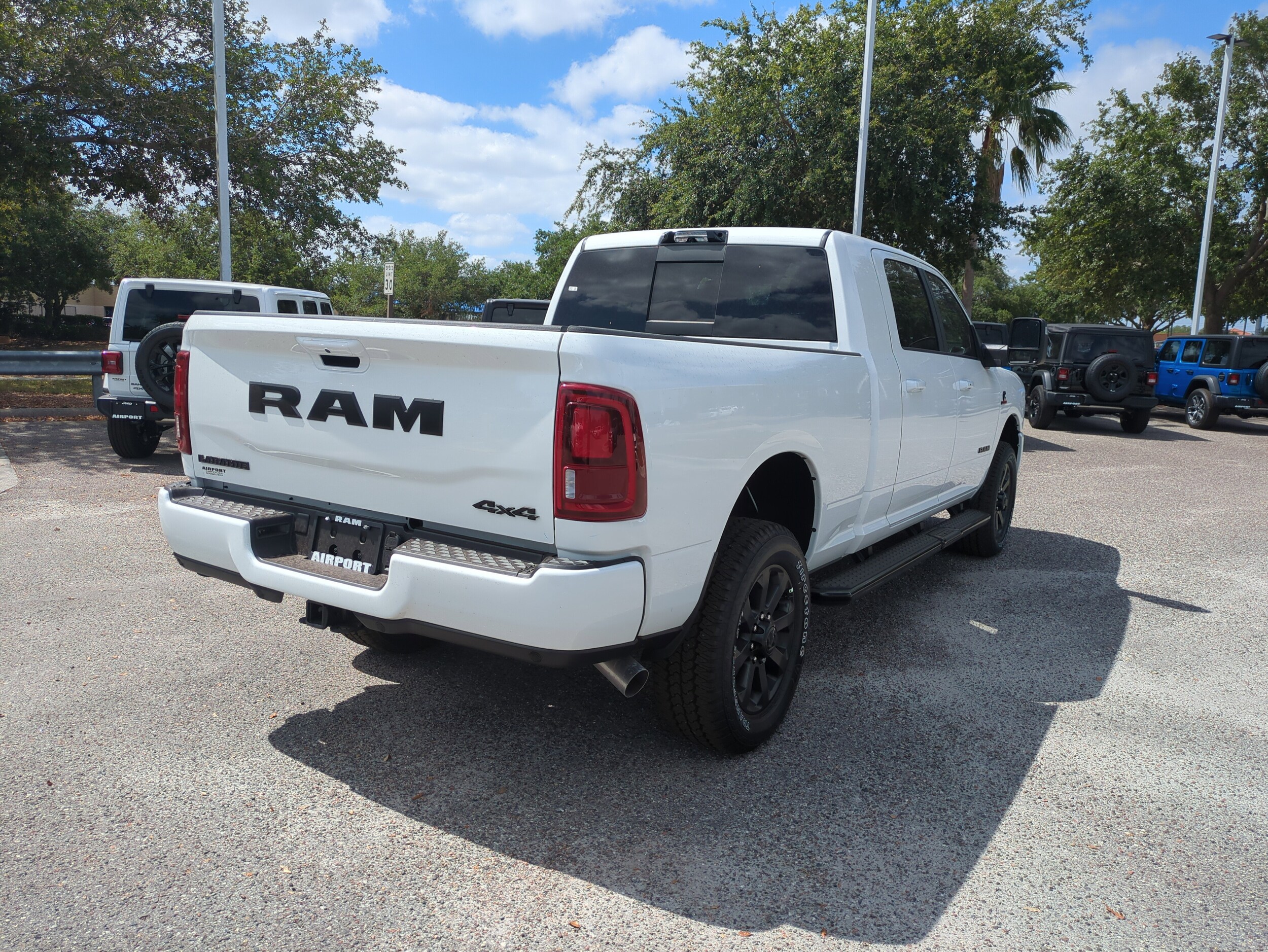 2025 Ram 2500 Laramie photo 4