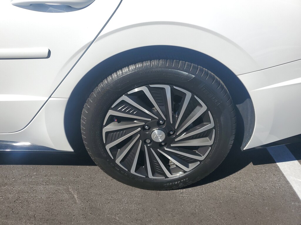 Used 2022 Hyundai Sonata Hybrid SEL Sedan