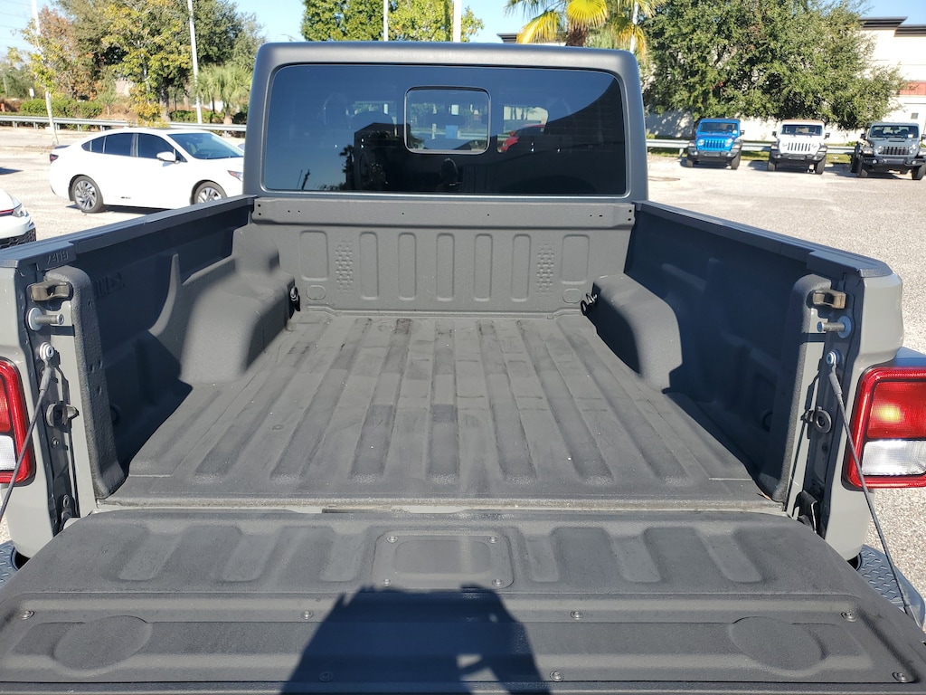 Used 2022 Jeep Gladiator Sport Truck Crew Cab