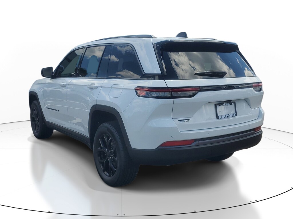 New 2026 Jeep Grand Cherokee Laredo Altitude Laredo Altitude 4x2
