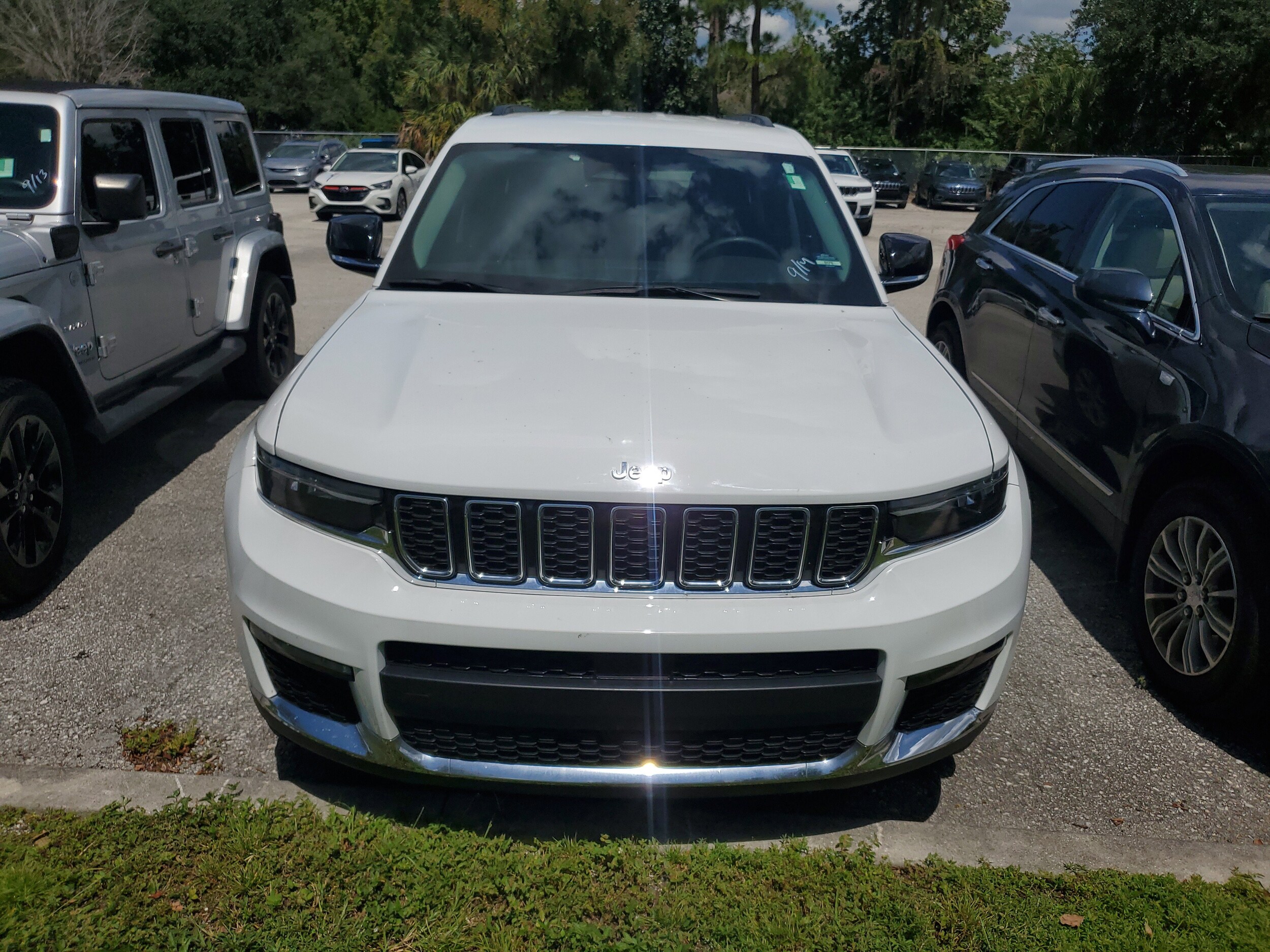 2023 Jeep Grand Cherokee Limited photo 2