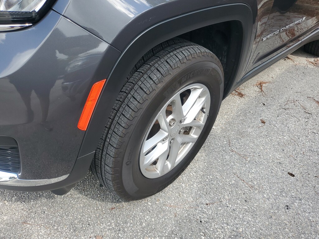 Used 2025 Jeep Grand Cherokee L Laredo SUV