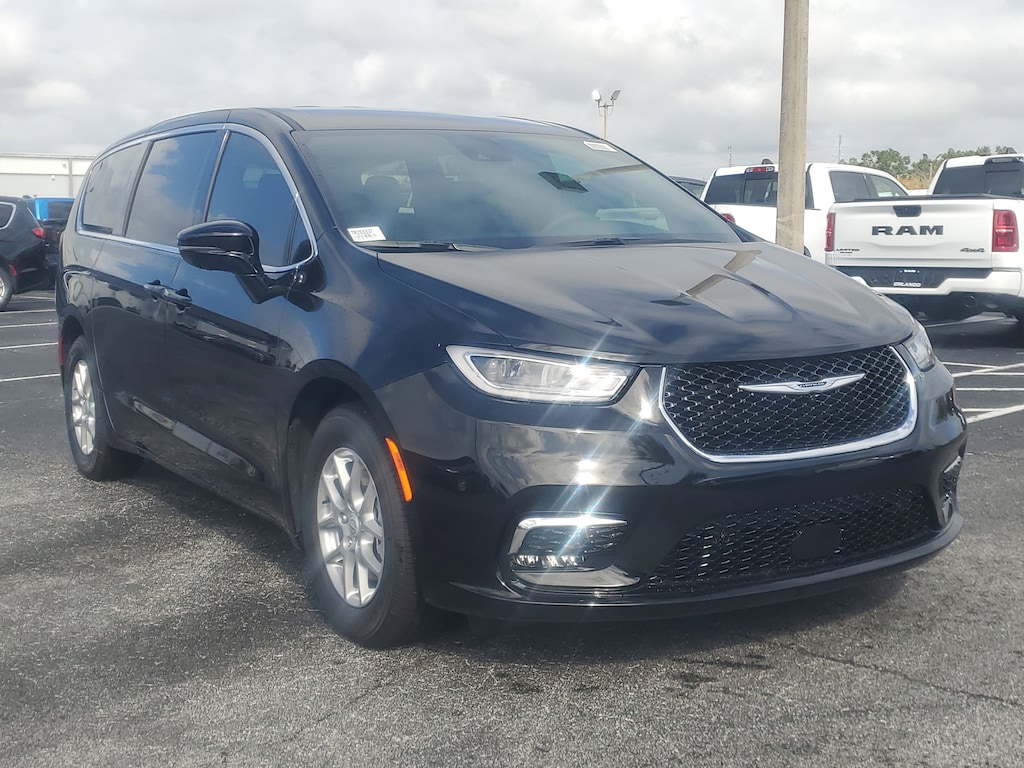 New 2026 Chrysler Pacifica Select Select FWD