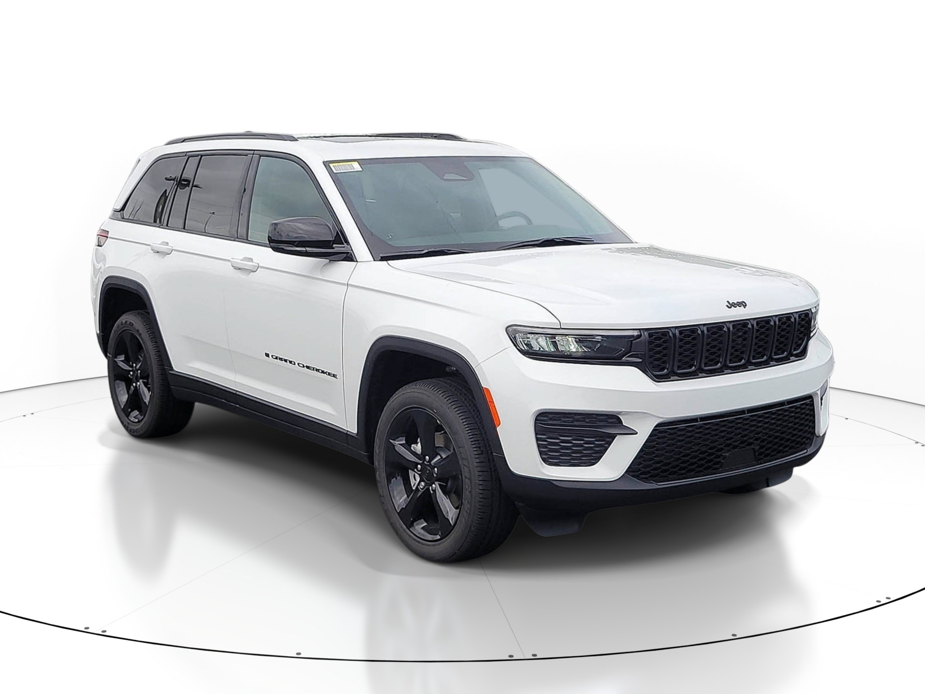 Used 2025 Jeep Grand Cherokee Laredo SUV