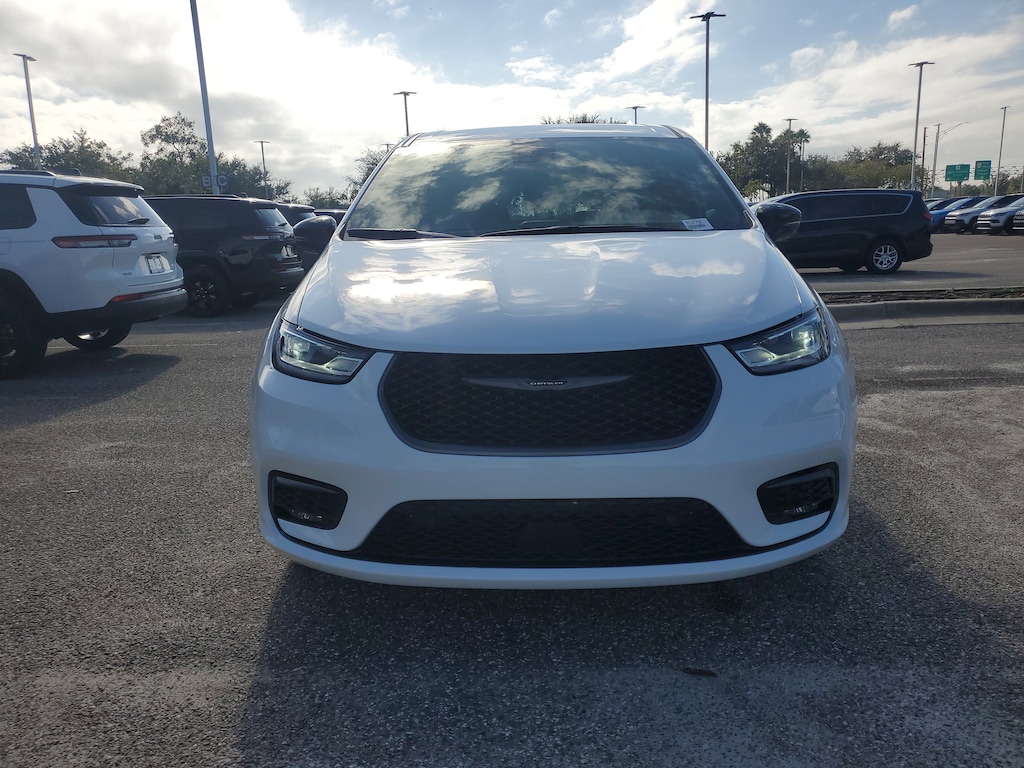 New 2026 Chrysler Pacifica Select Select FWD