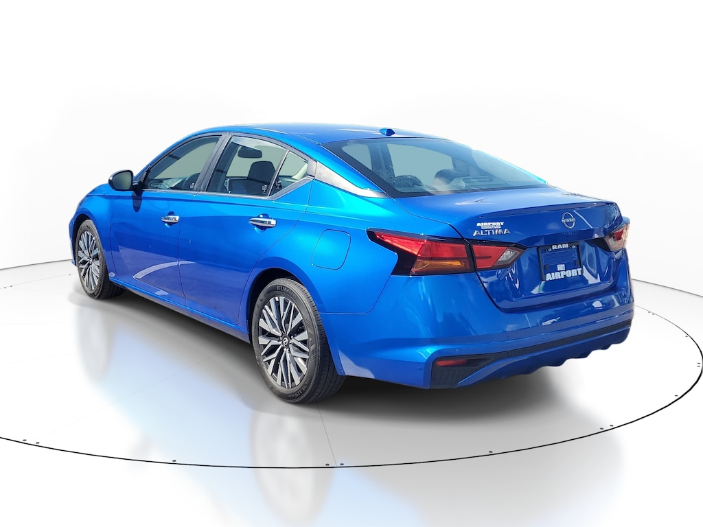 Used 2025 Nissan Altima SV Sedan